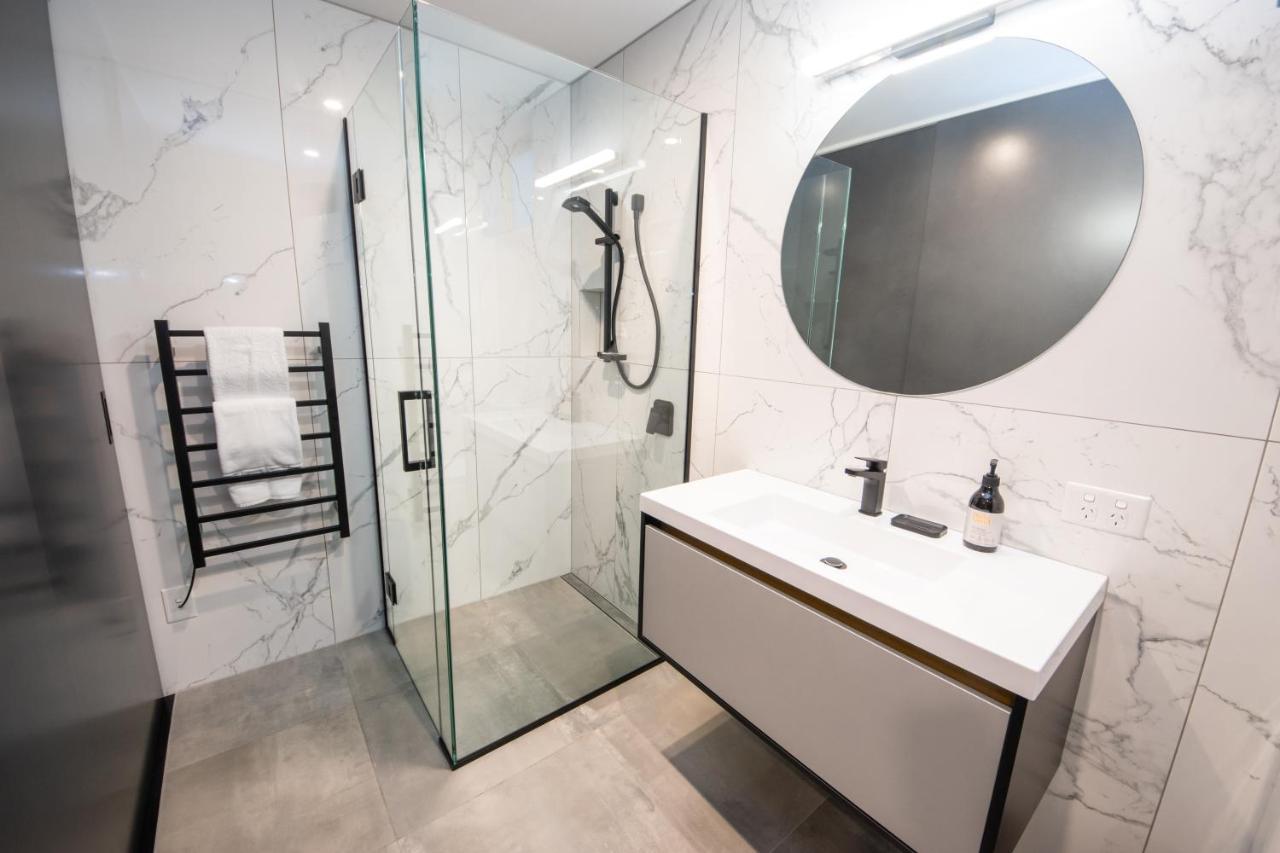 Brookside Central Wanaka Luxury Apartment ภายนอก รูปภาพ